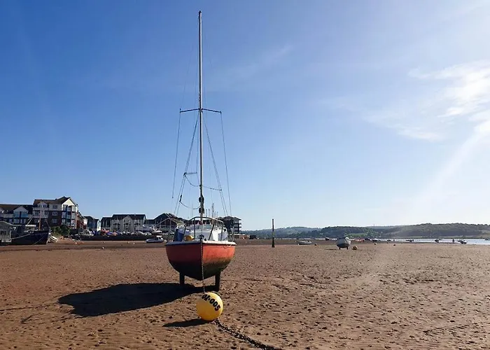 Sea Breeze, Gorgeous 2 Bed Apartment In Exmouth