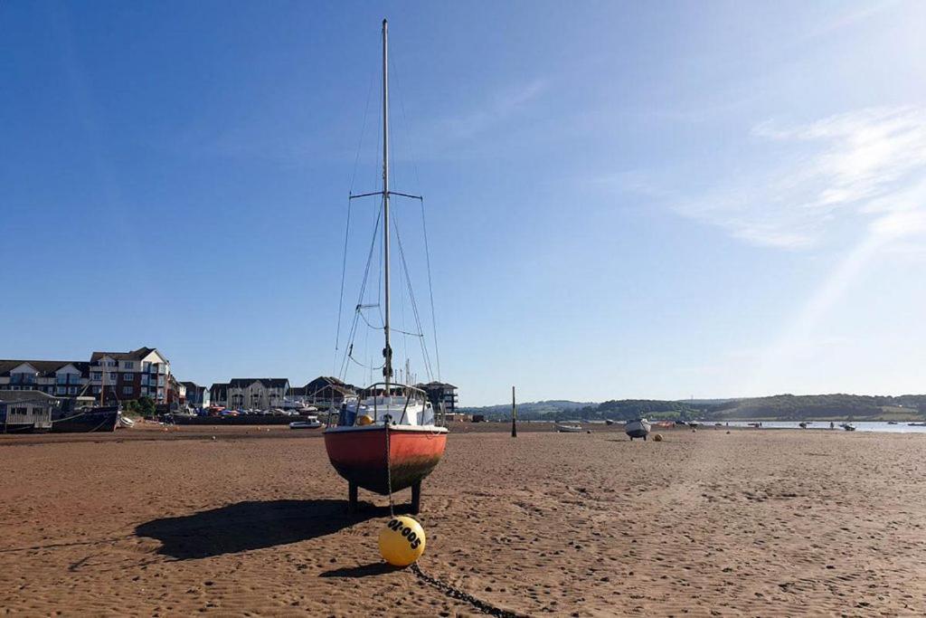 Sea Breeze, Gorgeous 2 Bed In